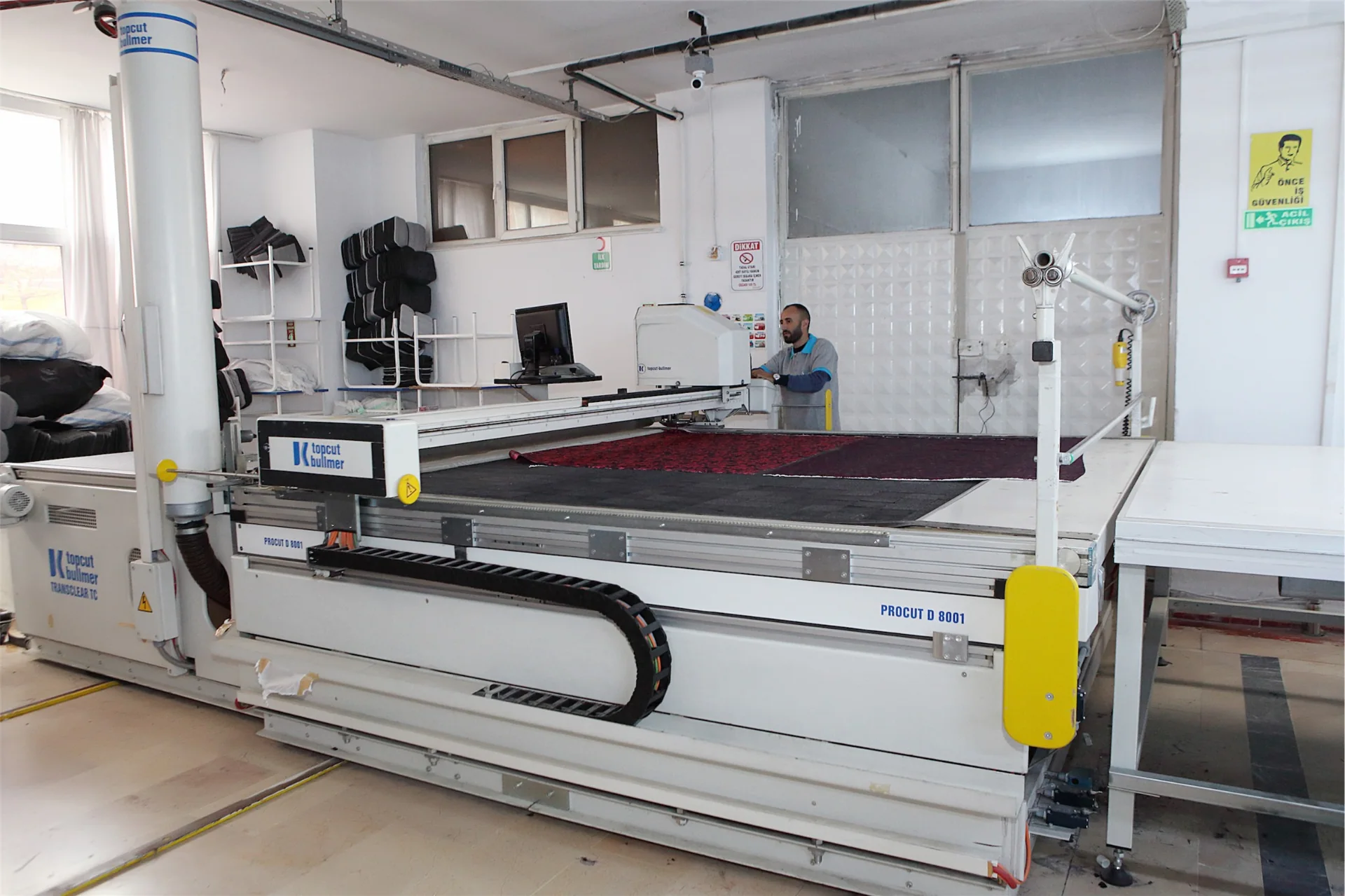 MACK üretim tesisinde bilgisayarlı kumaş kesim sistemi