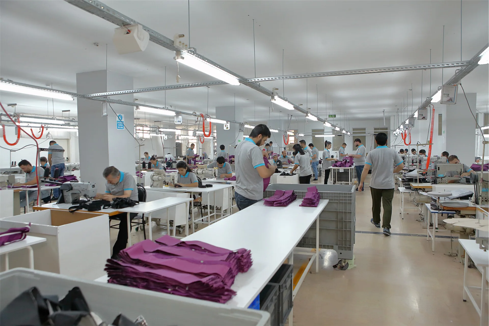 MACK Türkiye çanta üretim hattı